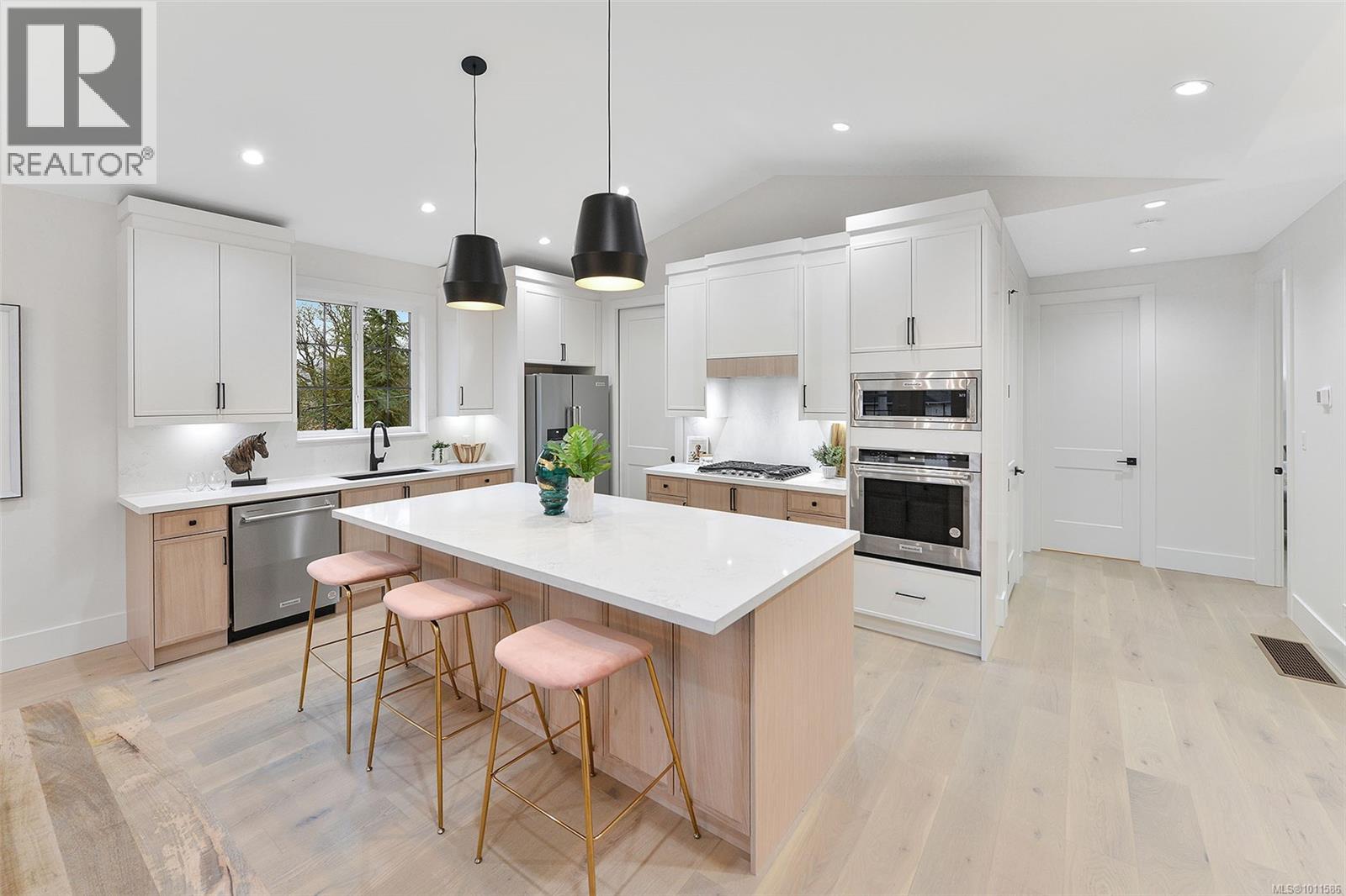  1813 Feltham Road, Saanich