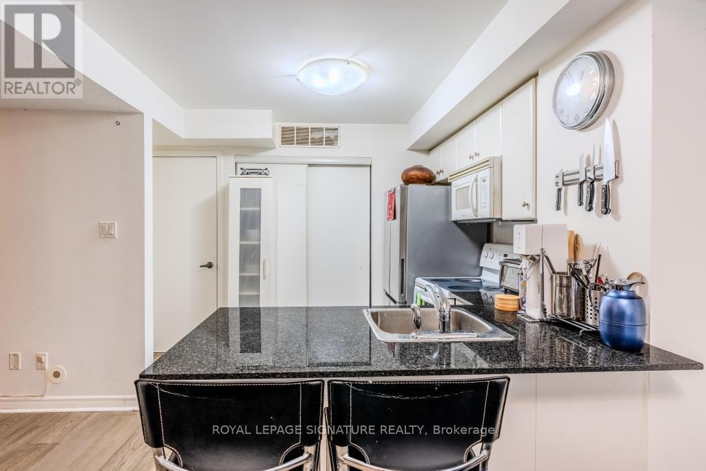 Photo 6 of 703 10 Laidlaw Street, Toronto ON