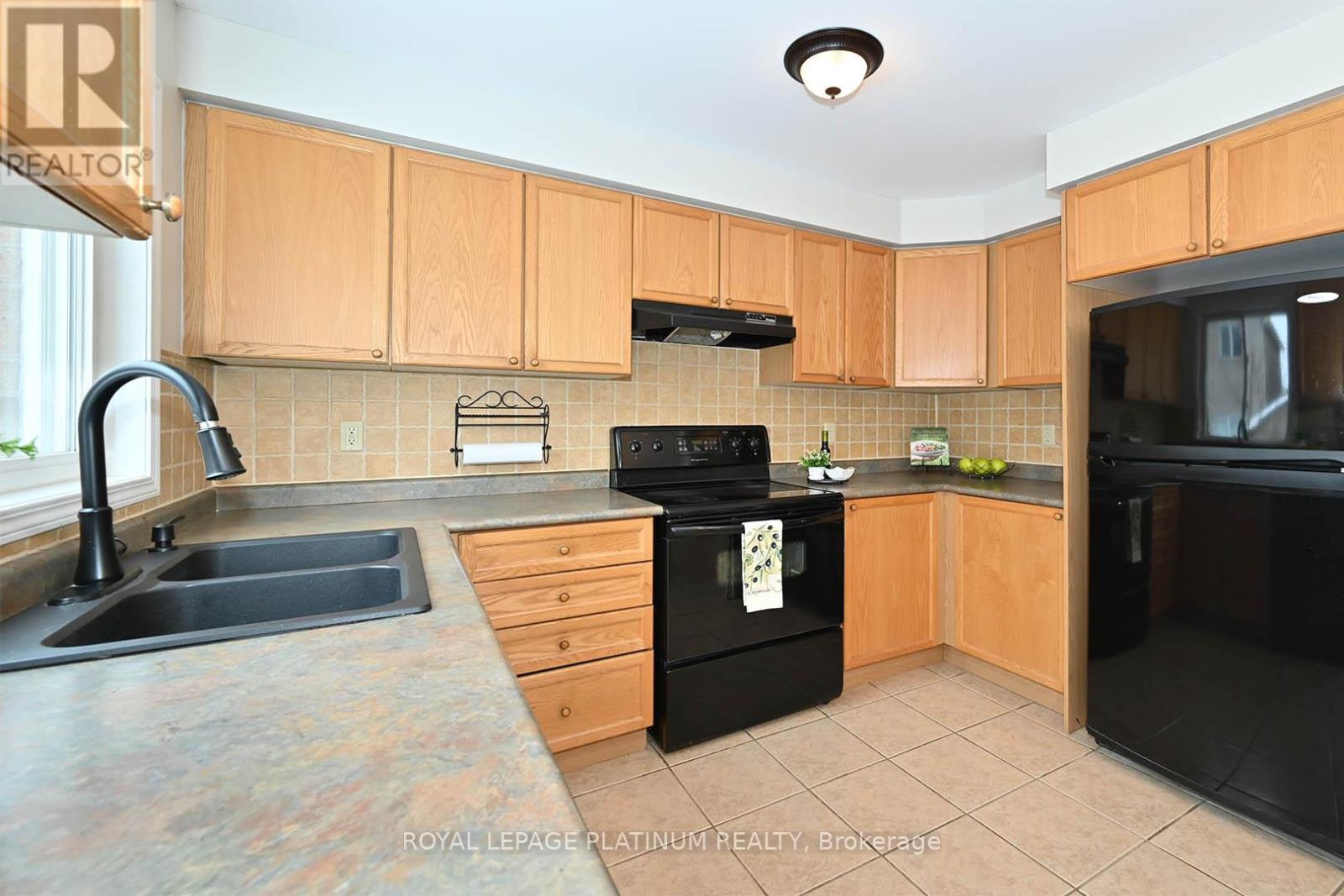 Photo 34 of 21 Vista Green Crescent, Brampton ON