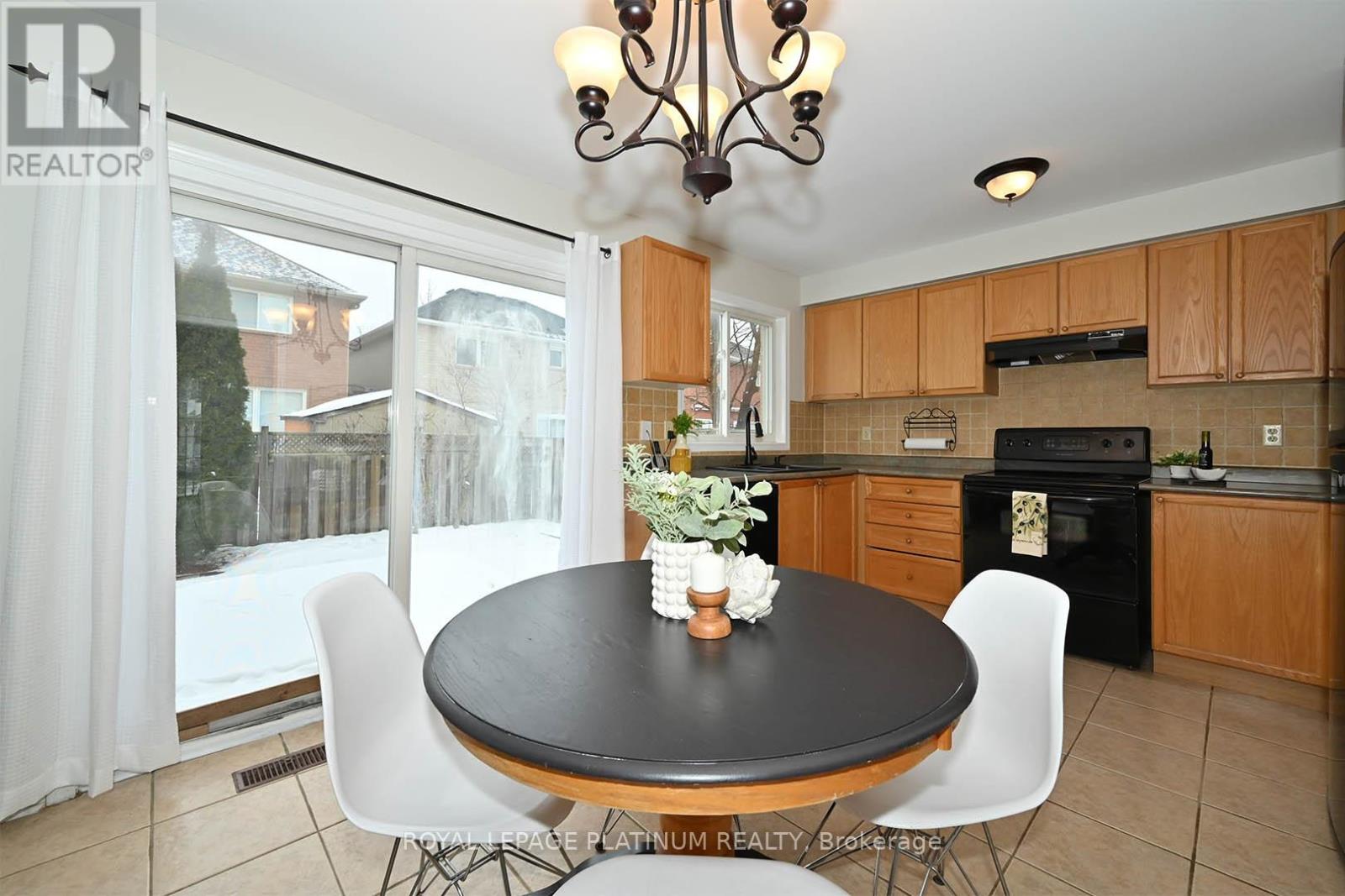 Photo 29 of 21 Vista Green Crescent, Brampton ON