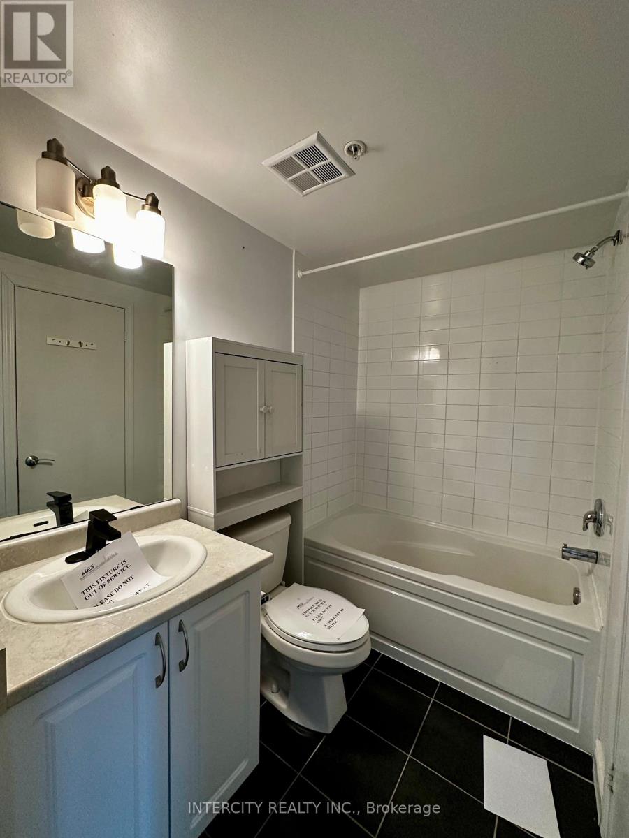 Photo 16 of 206 25 Richgrove Drive, Toronto ON