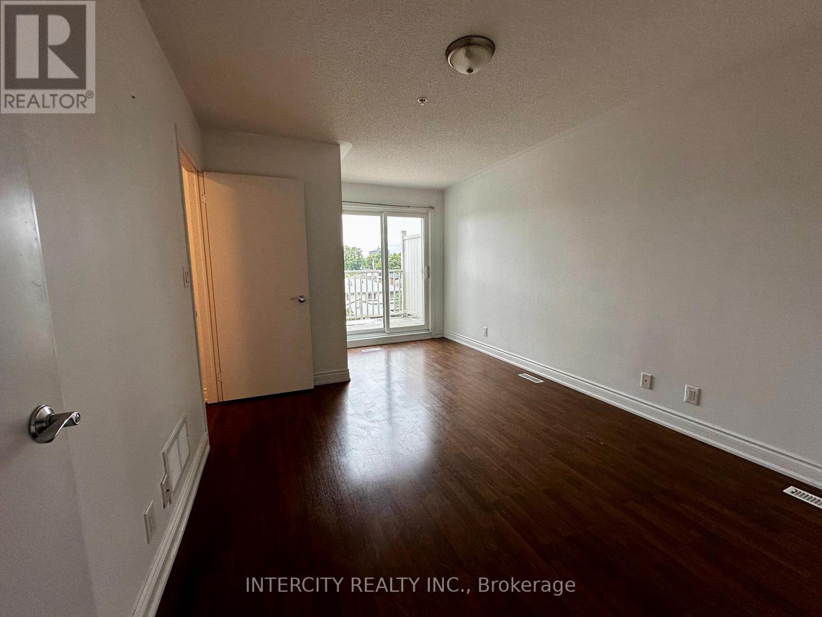 Photo 19 of 206 25 Richgrove Drive, Toronto ON