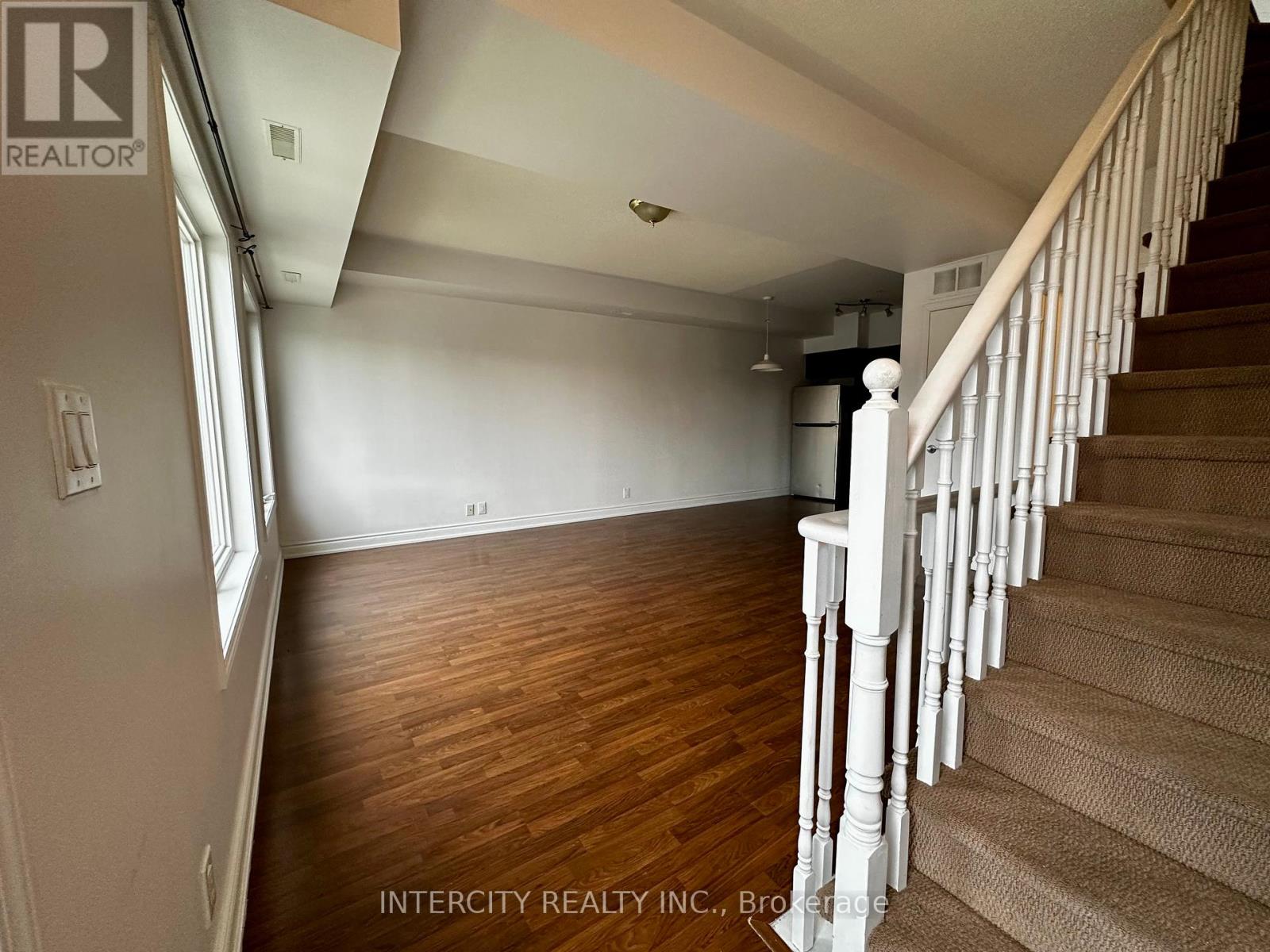 Photo 18 of 206 25 Richgrove Drive, Toronto ON