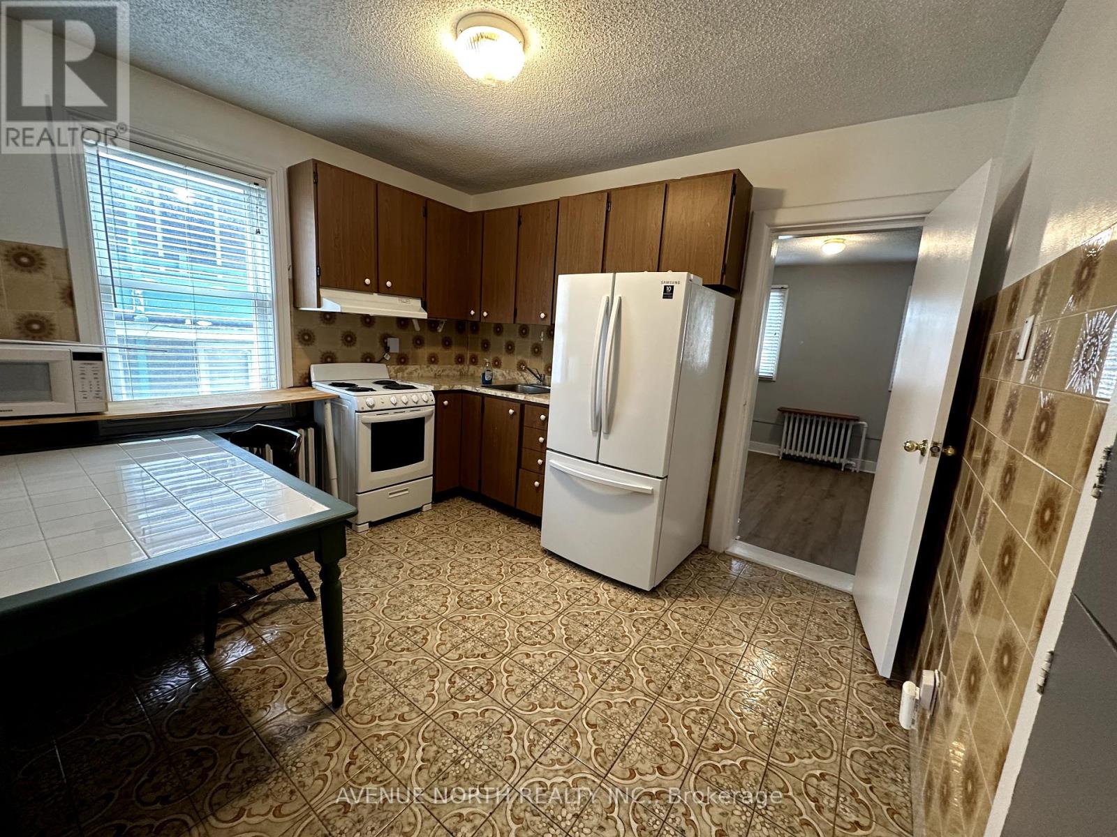 Photo 7 of 75 Poplar Street, Ottawa ON