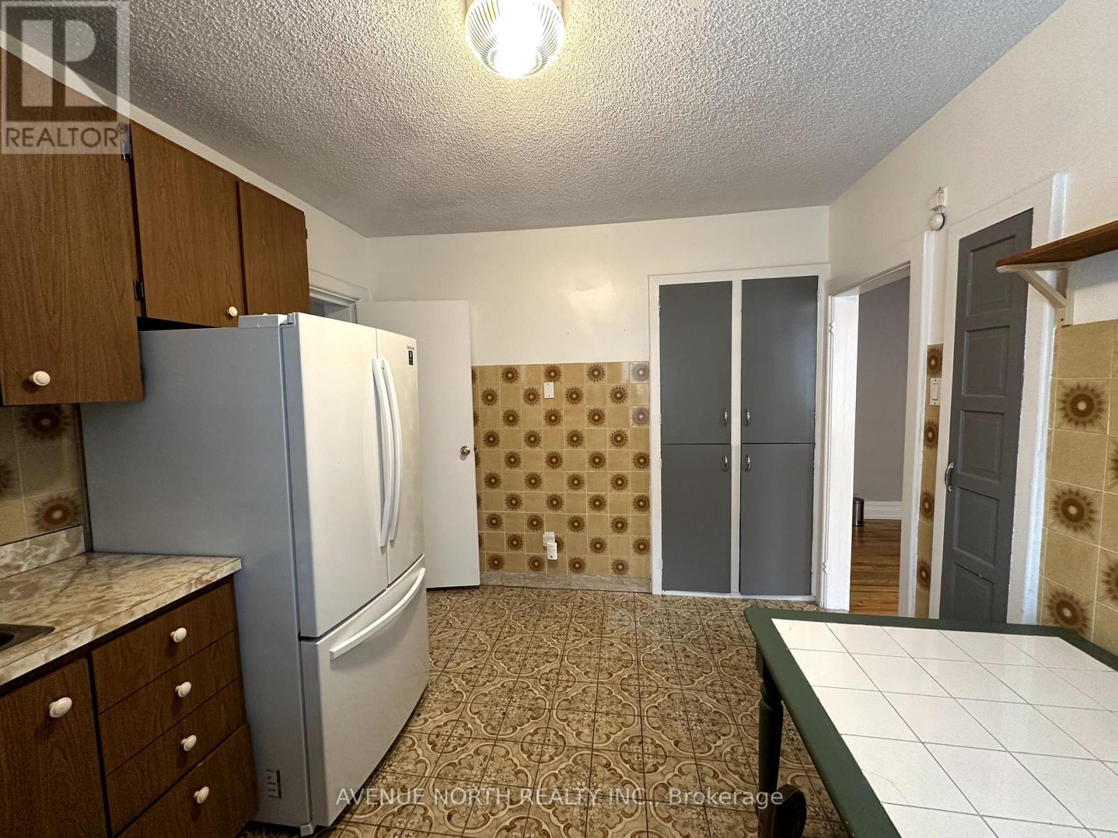 Photo 8 of 75 Poplar Street, Ottawa ON