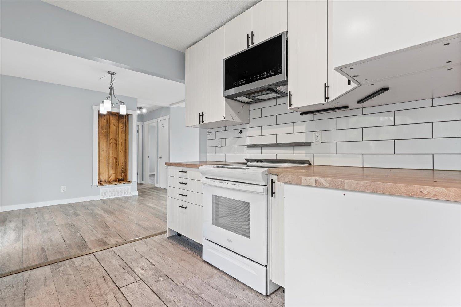 Photo 10 of 6050 Glenmore Drive Sardis South, Chilliwack BC
