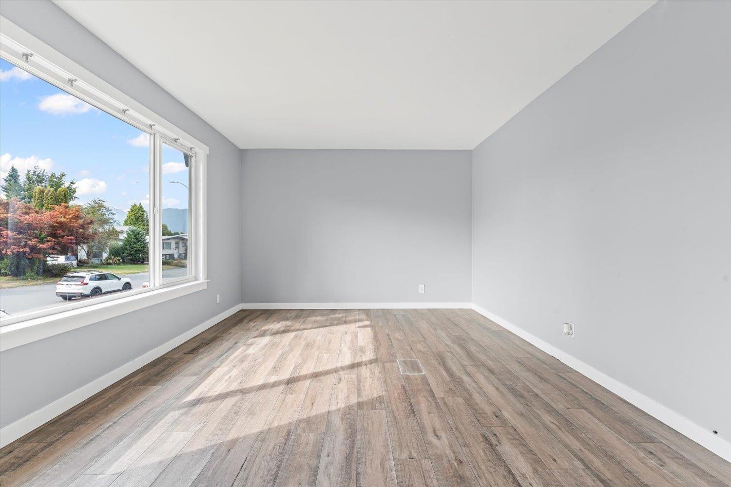 Photo 4 of 6050 Glenmore Drive Sardis South, Chilliwack BC