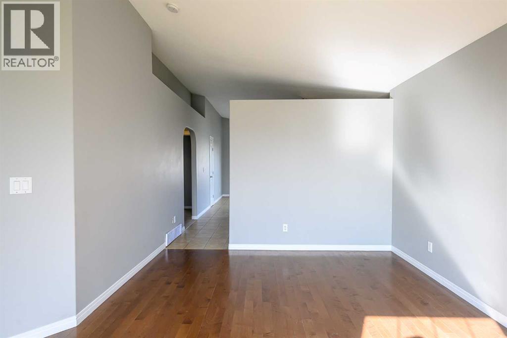Photo 15 of 9337 91 Street, Grande Prairie AB