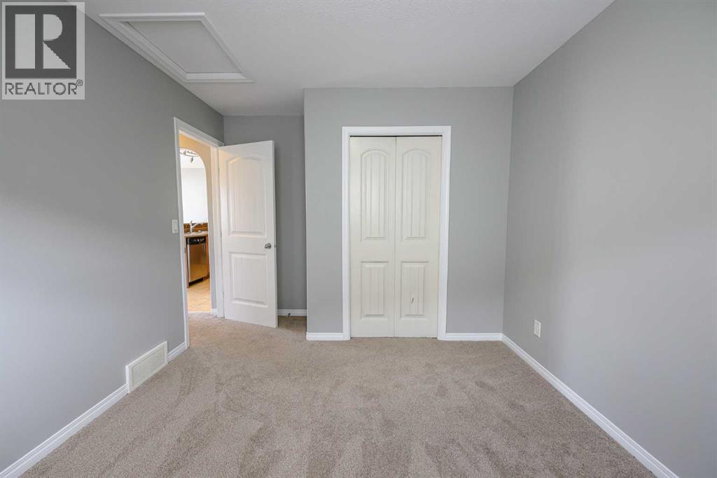 Photo 7 of 9337 91 Street, Grande Prairie AB