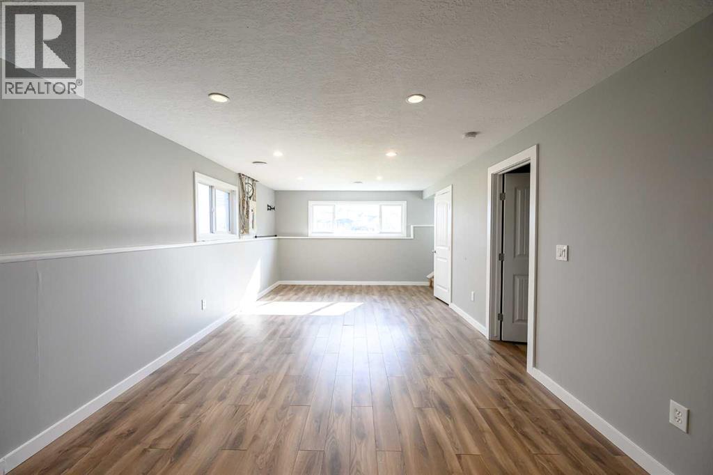 Photo 11 of 9337 91 Street, Grande Prairie AB