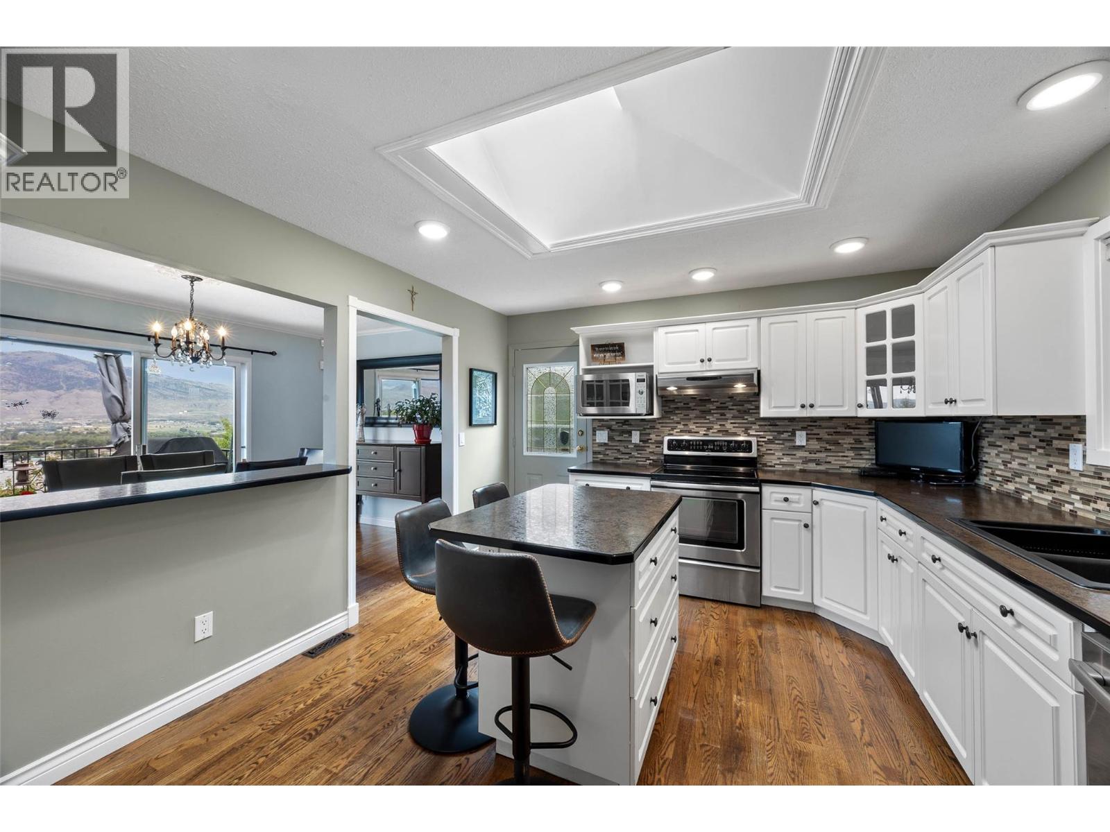 Photo 3 of 770 Sequoia Place, Kamloops BC
