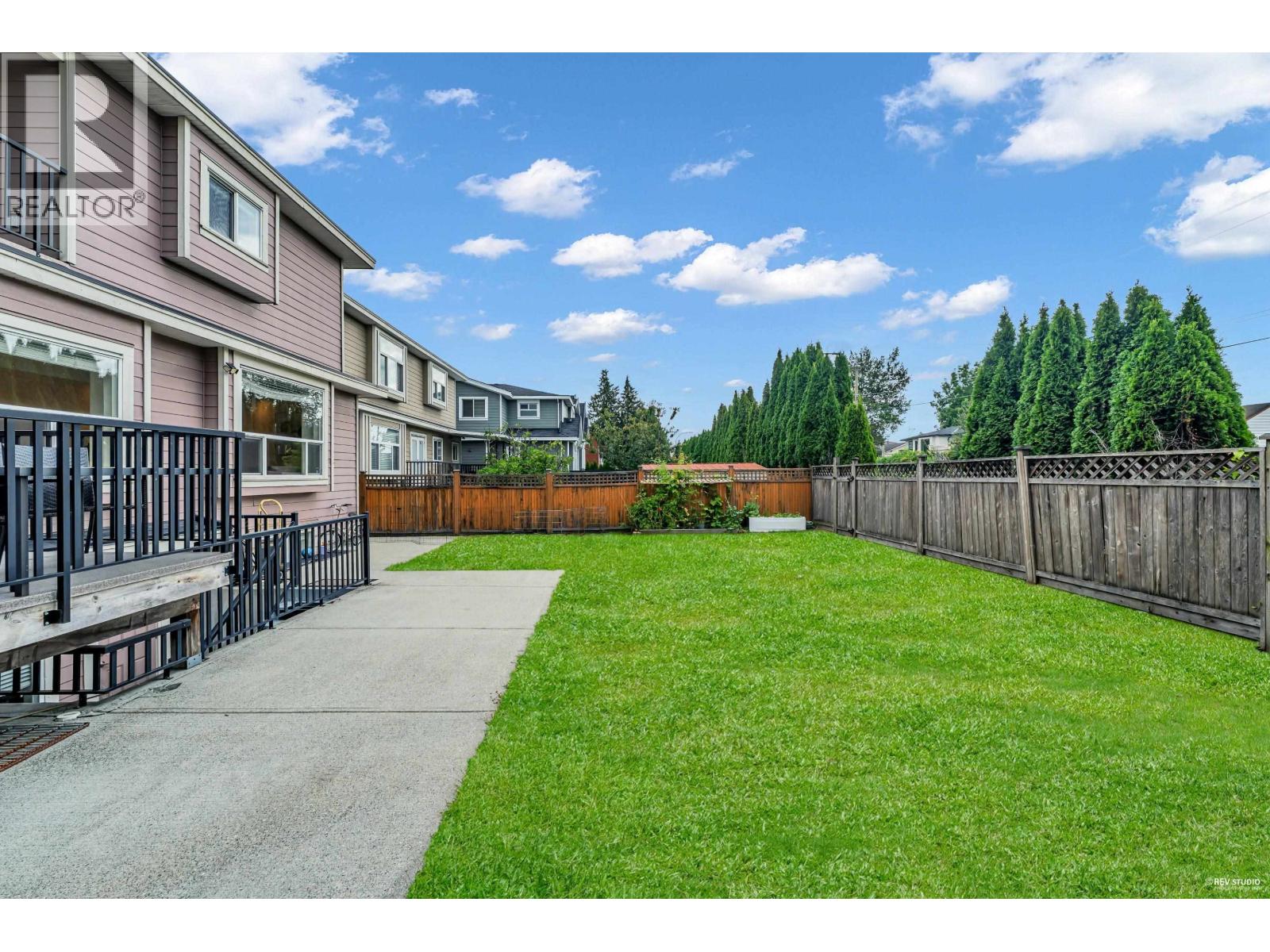 Photo 5 of 3768 Jambor Court, Burnaby BC