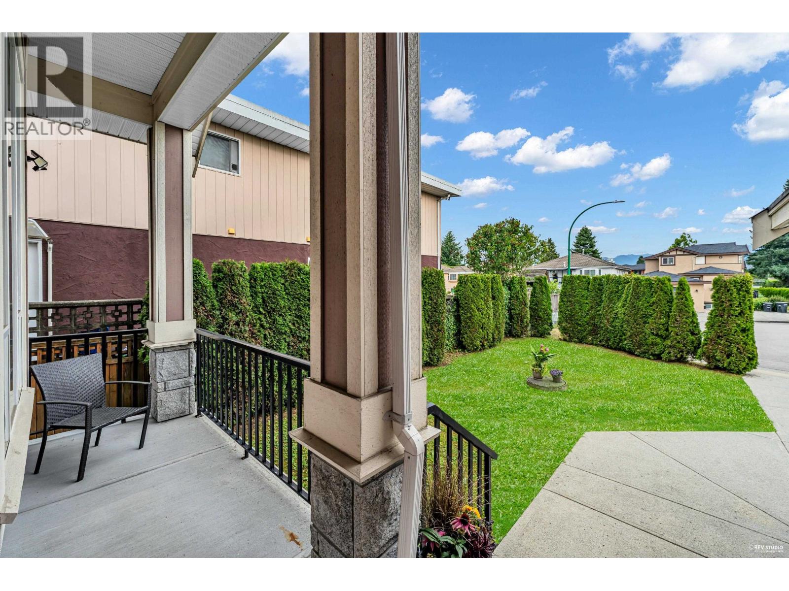 Photo 8 of 3768 Jambor Court, Burnaby BC
