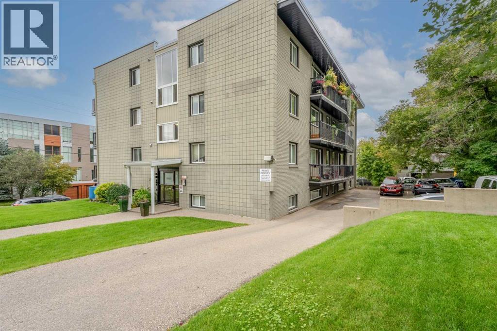 Single Family House for Sale in    Street SW Bankview Calgary 