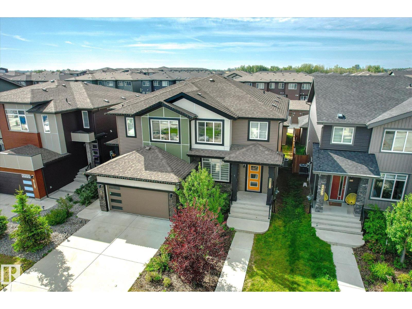 Photo 1 of 6461 King Wd Sw, Edmonton AB