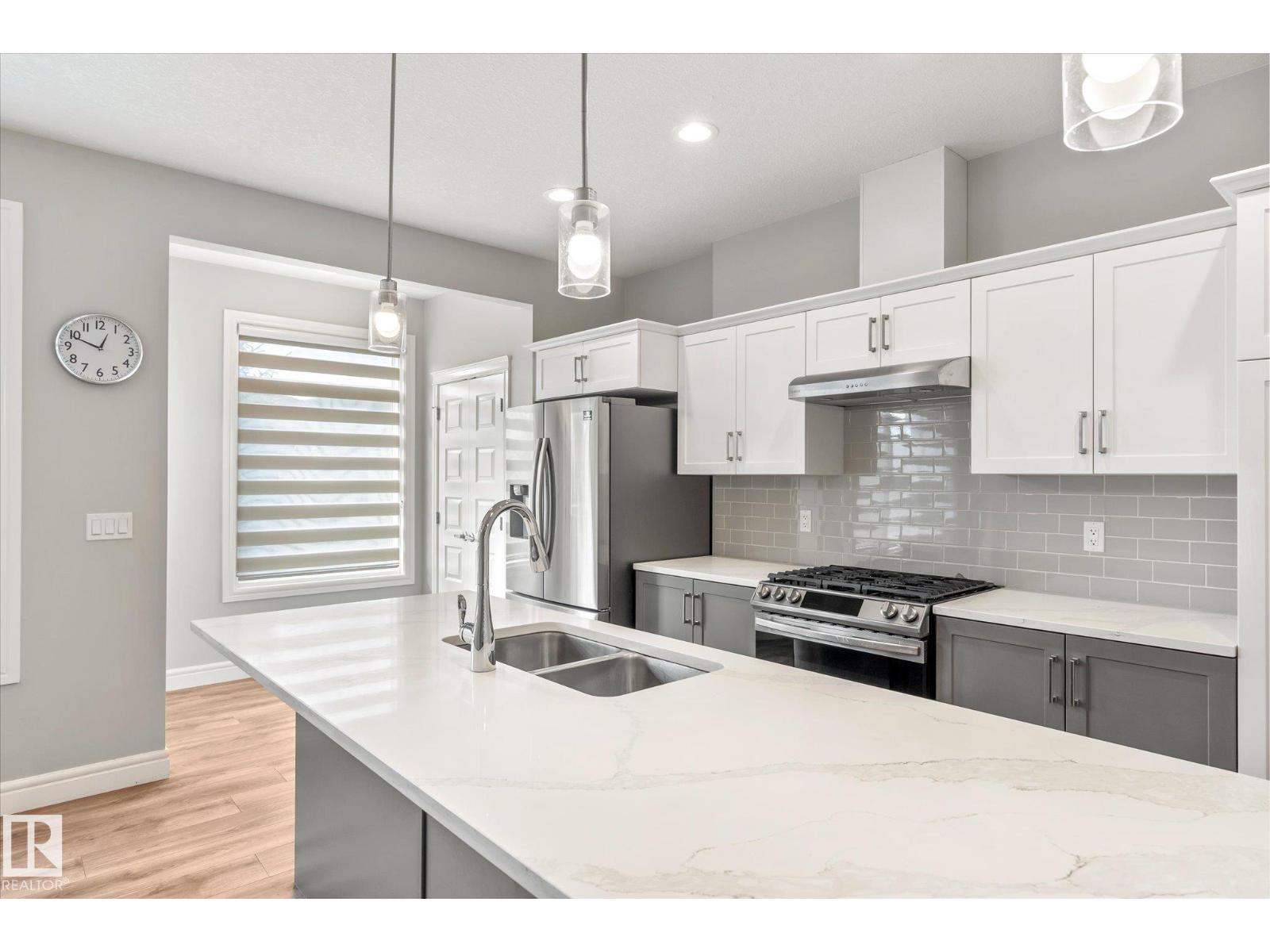 Photo 11 of 6461 King Wd Sw, Edmonton AB