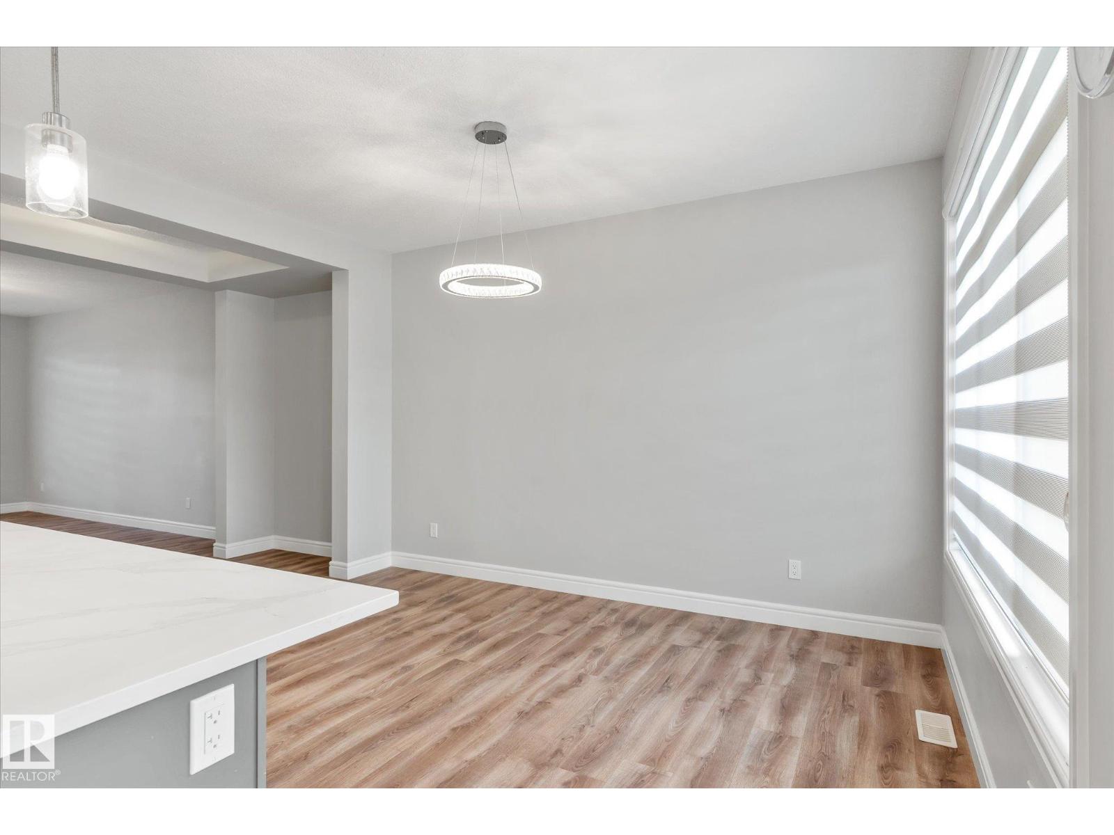 Photo 14 of 6461 King Wd Sw, Edmonton AB
