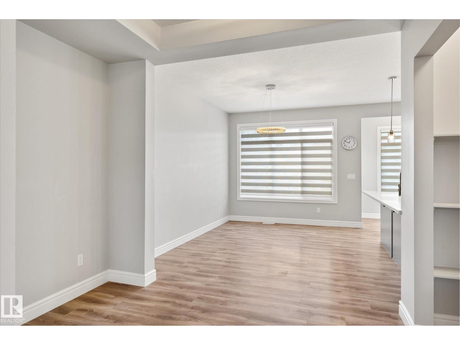 Photo 7 of 6461 King Wd Sw, Edmonton AB