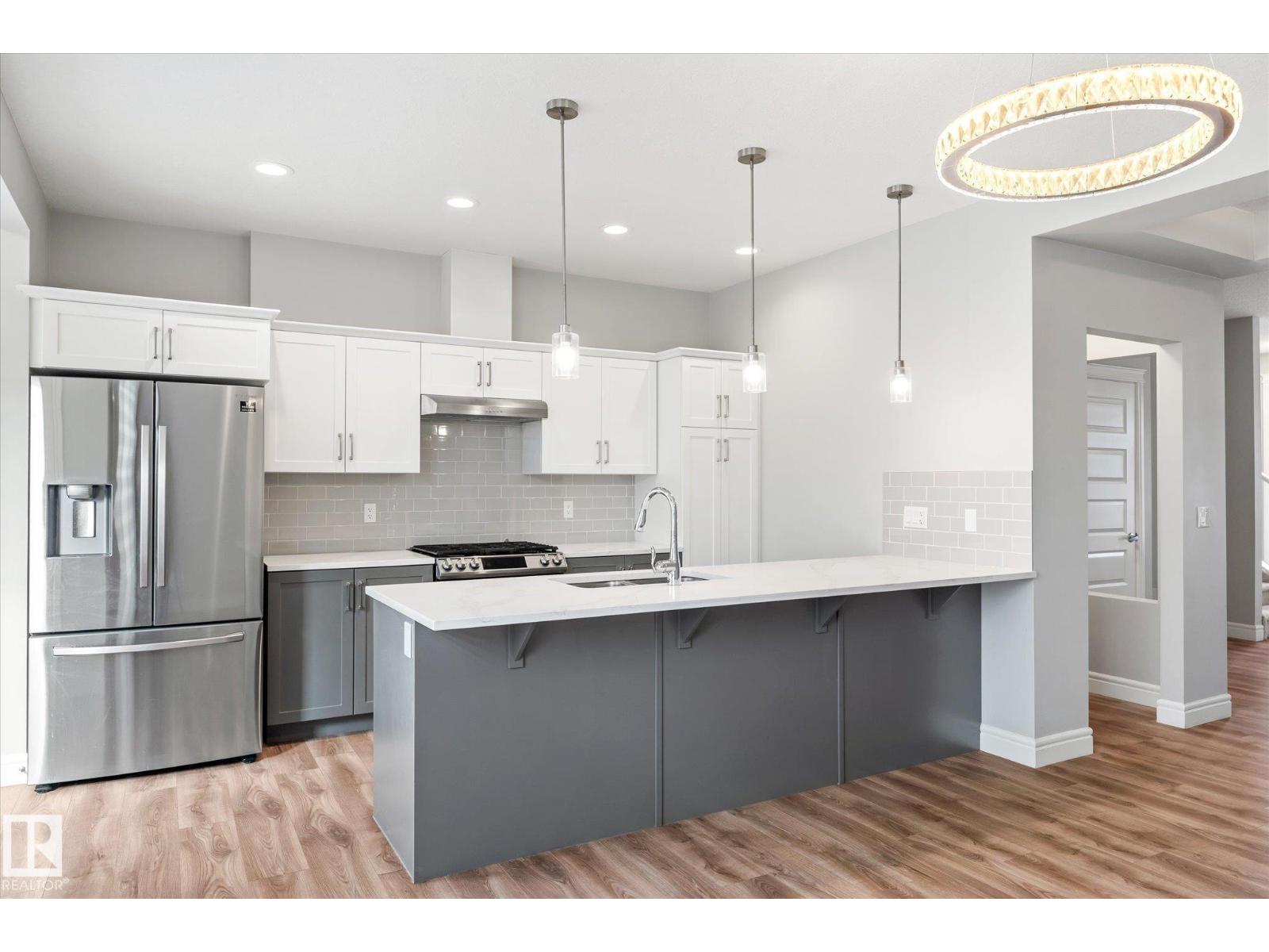 Photo 9 of 6461 King Wd Sw, Edmonton AB