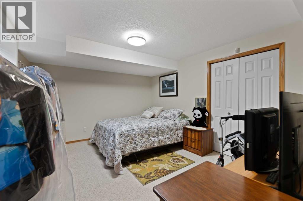 Single Family House Bi-level for Sale in  Coral Keys Villas NE Coral Springs Calgary 