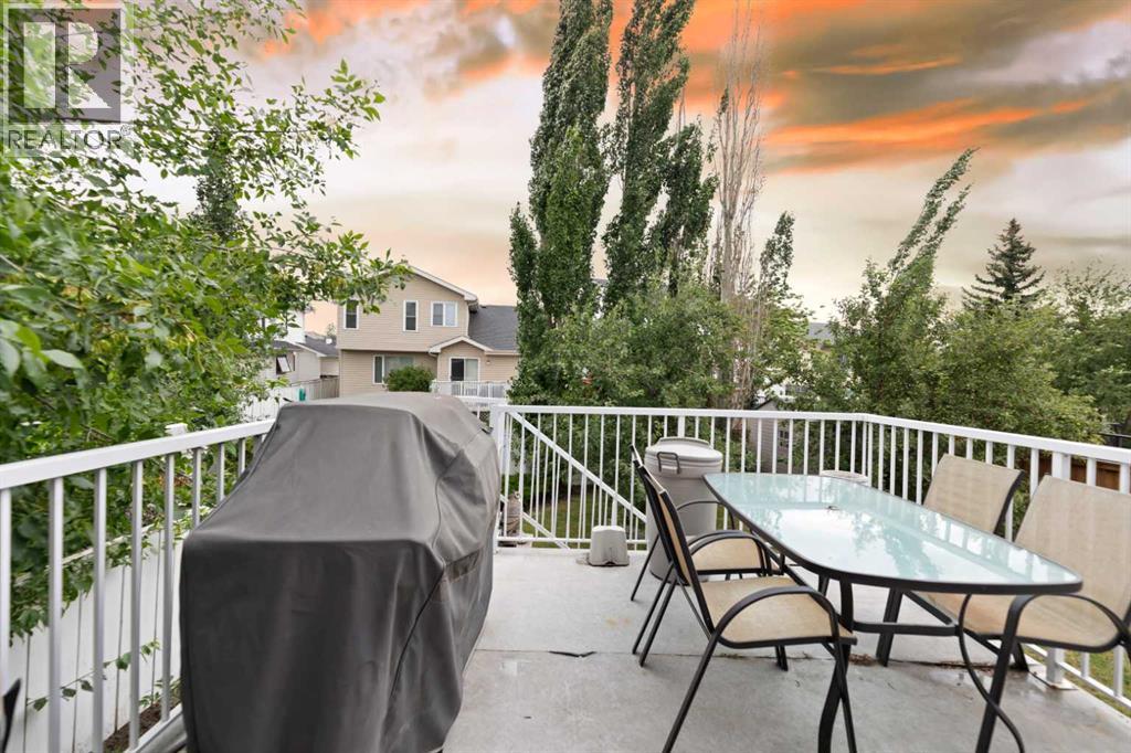 Single Family House Bi-level for Sale in  Coral Keys Villas NE Coral Springs Calgary 