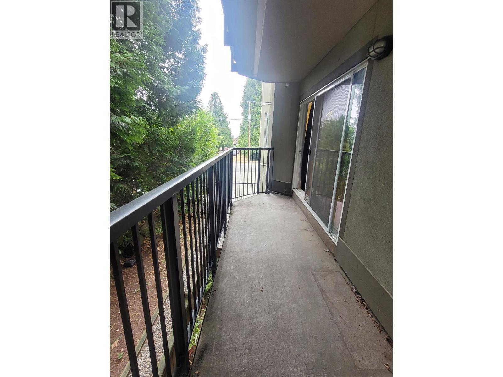 Photo 4 of 206 620 Blackford Street, New Westminster BC