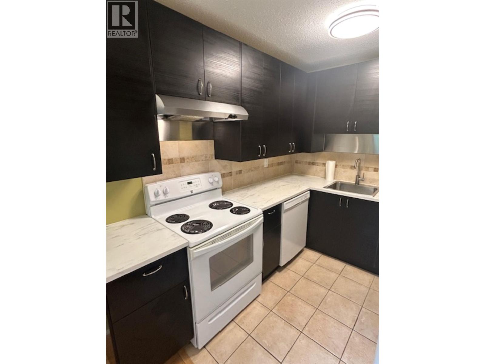 Photo 7 of 206 620 Blackford Street, New Westminster BC