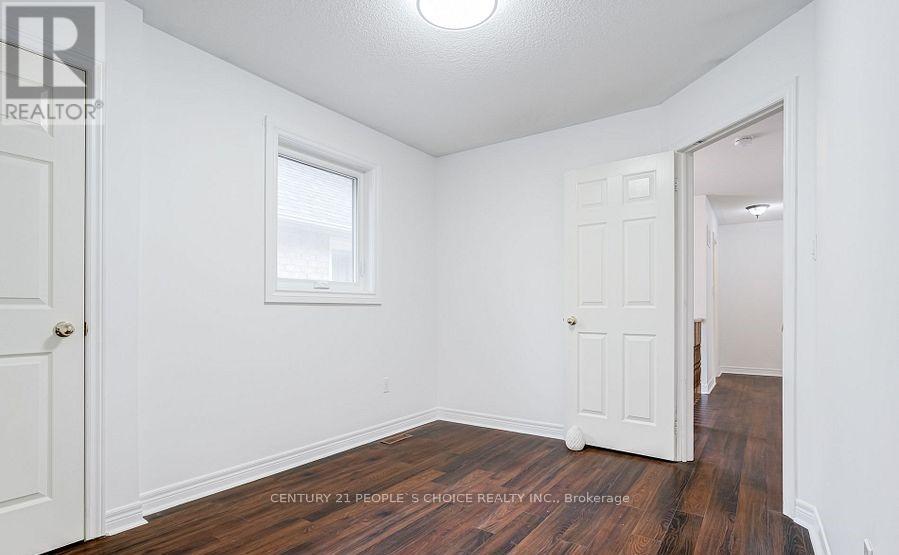 Photo 13 of 3744 Althorpe Circle, Mississauga ON