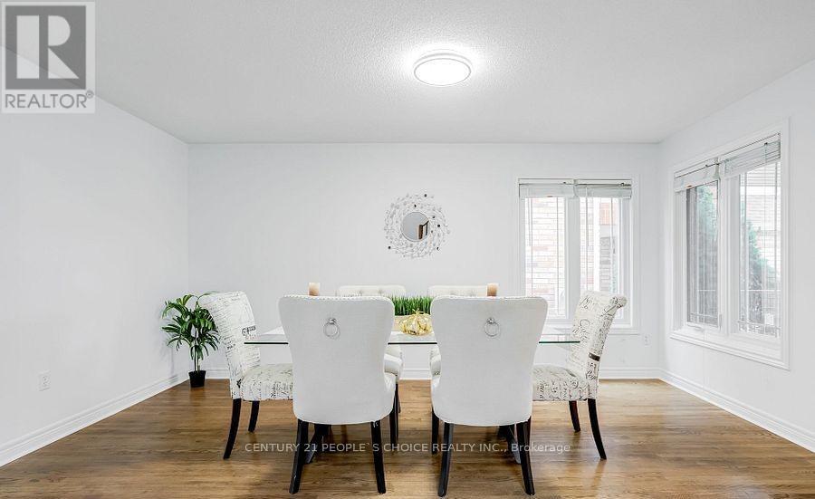 Photo 8 of 3744 Althorpe Circle, Mississauga ON
