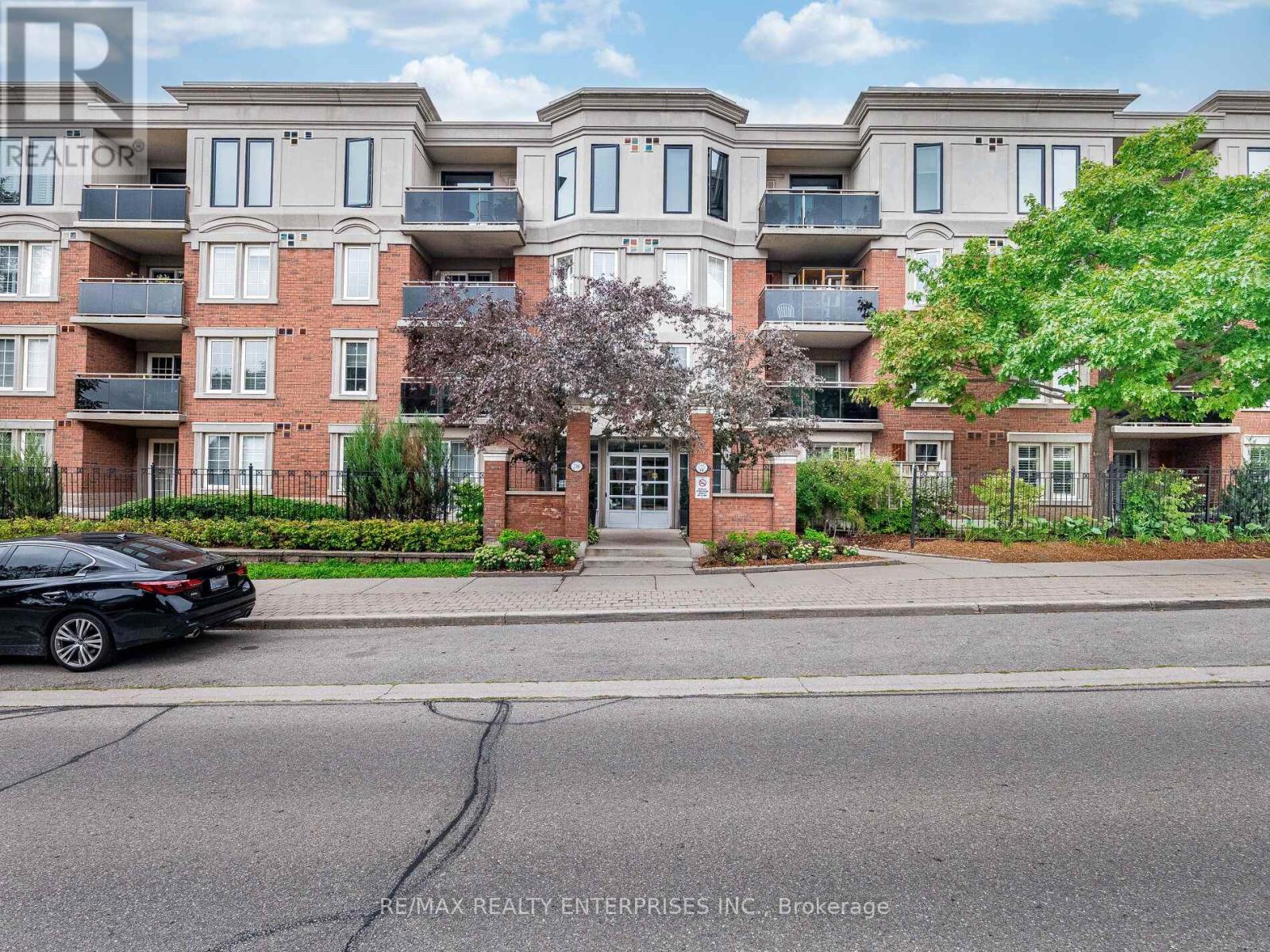 Photo 8 of 303 2300 Parkhaven Boulevard, Oakville ON