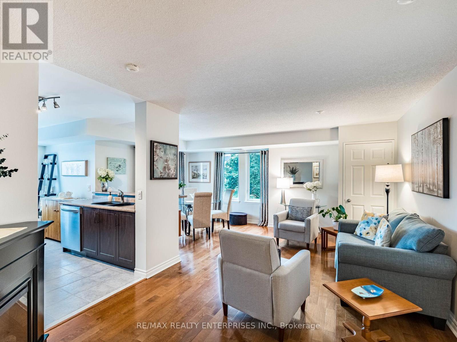 Photo 9 of 303 2300 Parkhaven Boulevard, Oakville ON
