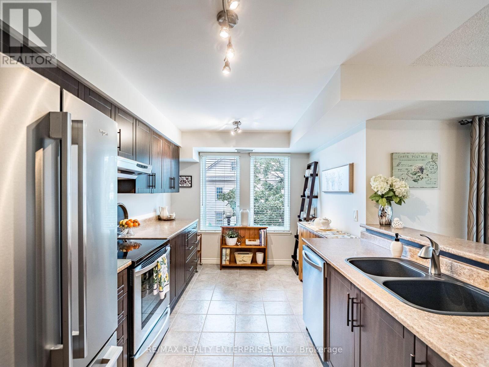 Photo 11 of 303 2300 Parkhaven Boulevard, Oakville ON