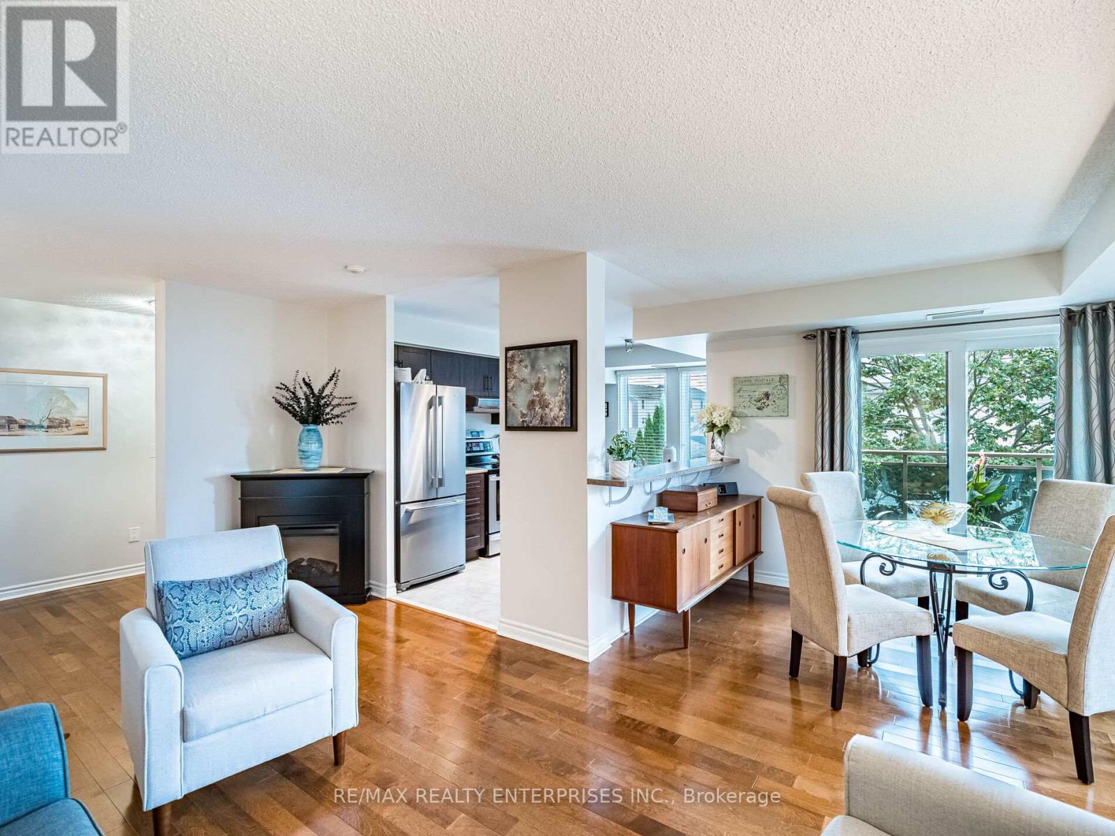 Photo 1 of 303 2300 Parkhaven Boulevard, Oakville ON