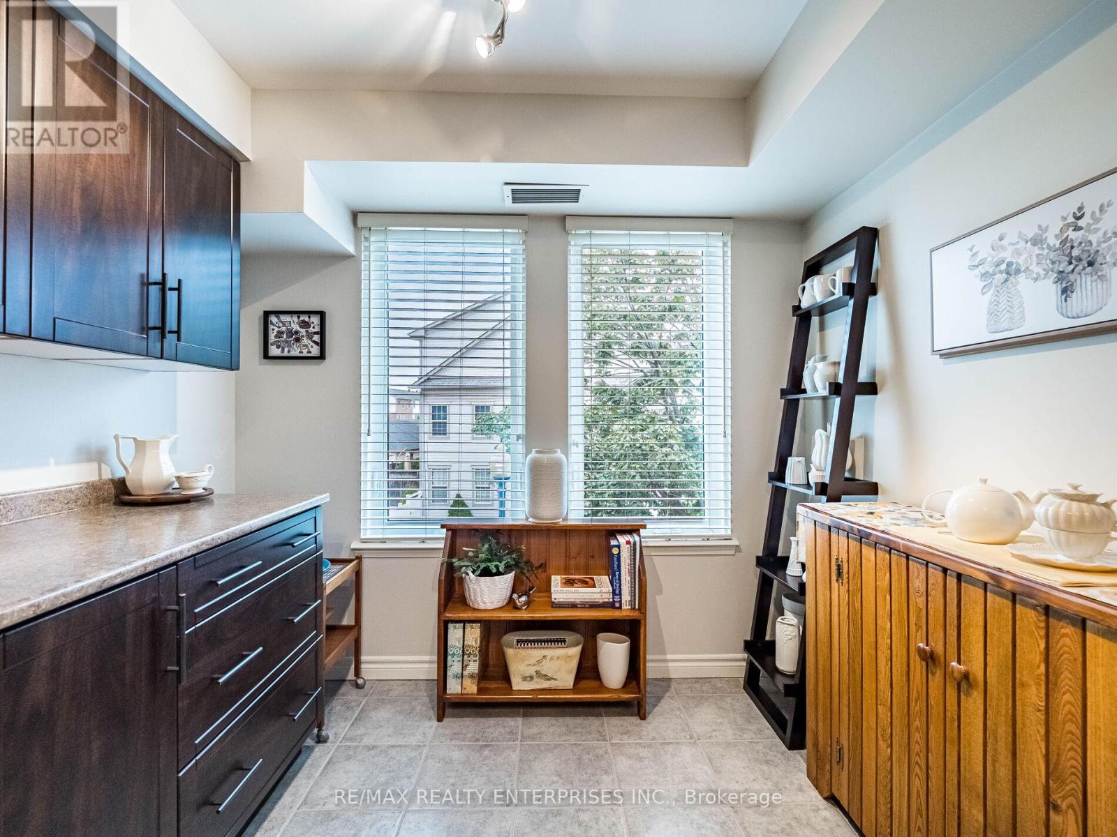 Photo 48 of 303 2300 Parkhaven Boulevard, Oakville ON