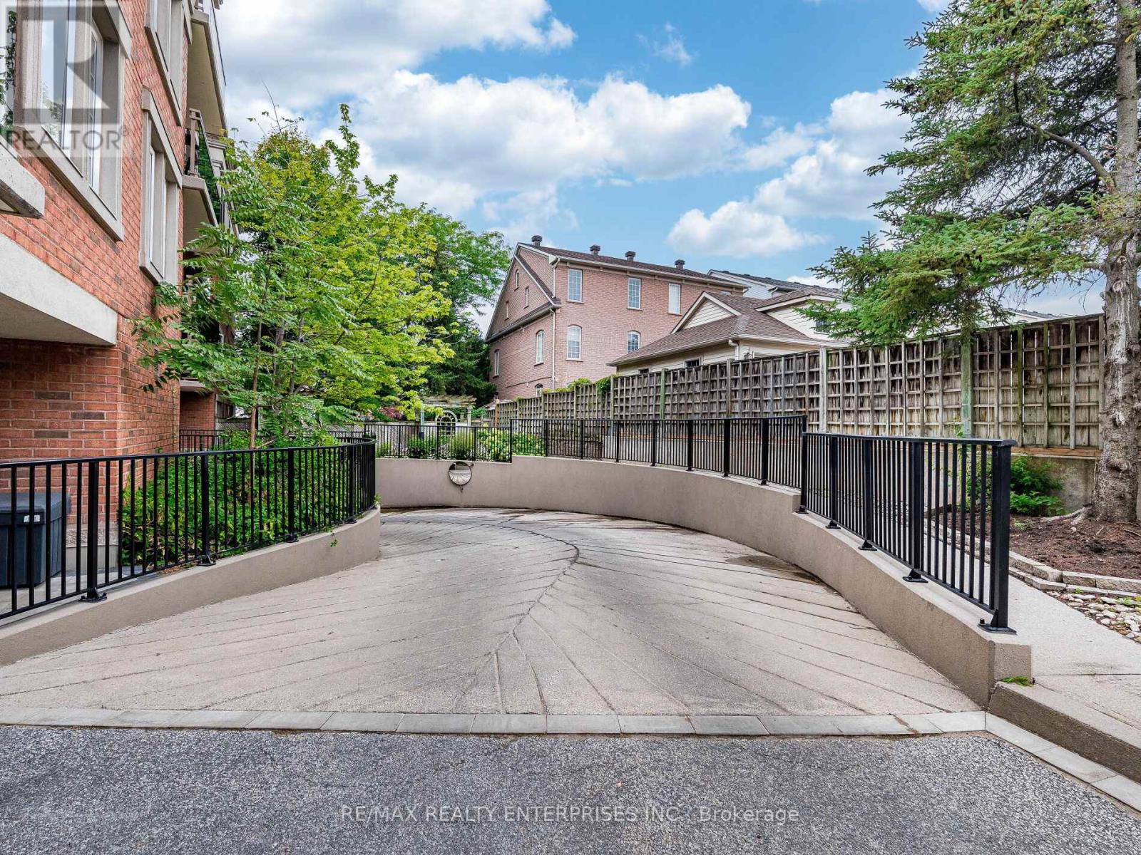 Photo 50 of 303 2300 Parkhaven Boulevard, Oakville ON