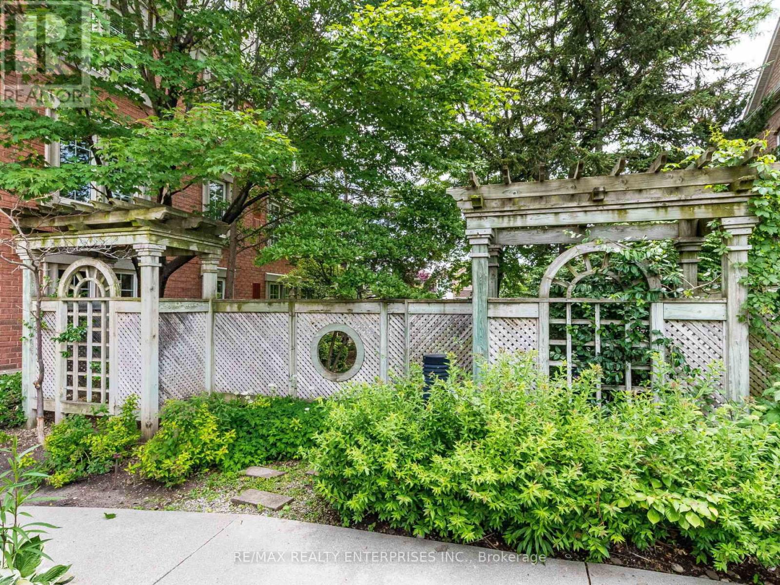 Photo 14 of 303 2300 Parkhaven Boulevard, Oakville ON