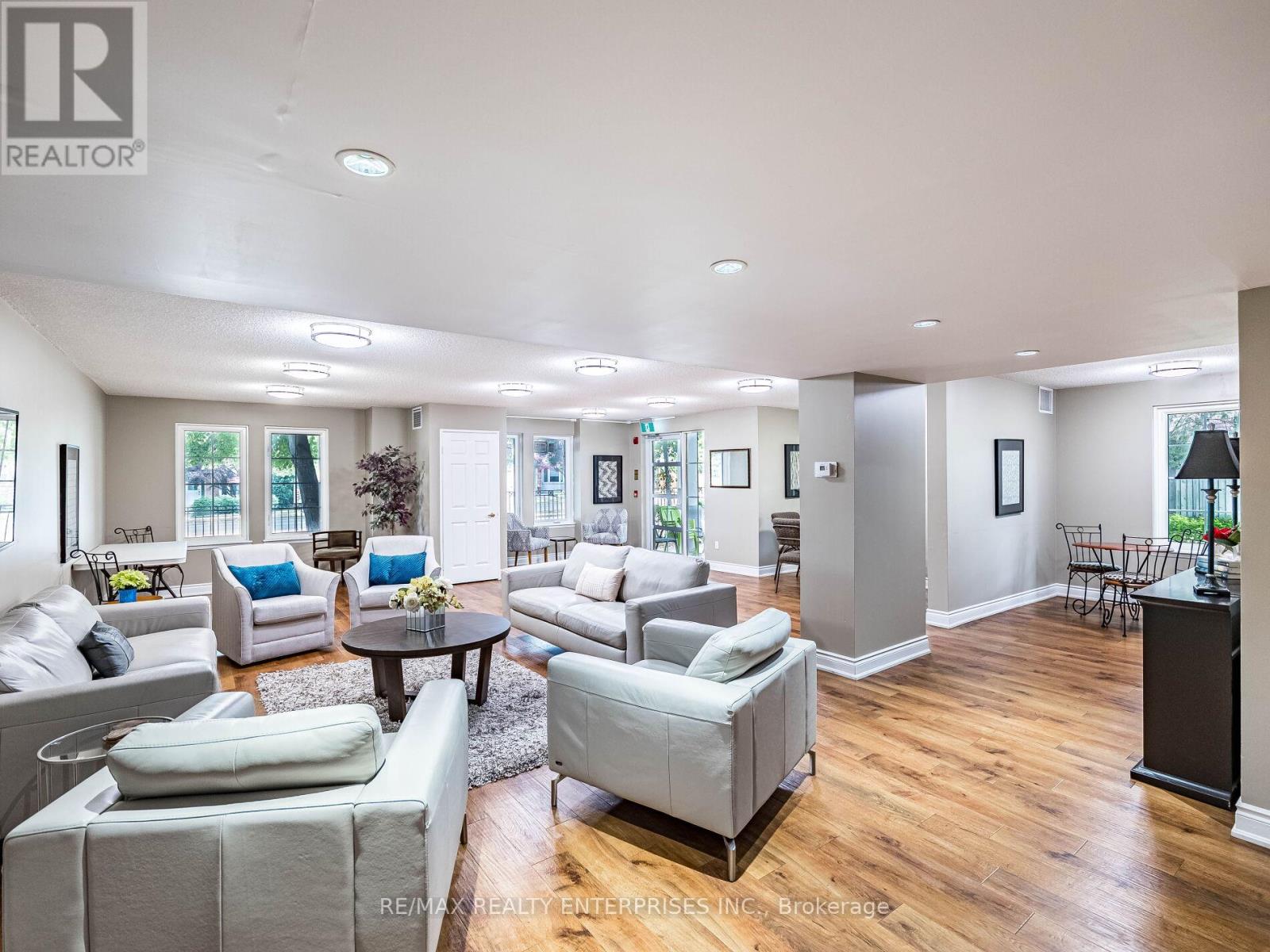 Photo 15 of 303 2300 Parkhaven Boulevard, Oakville ON