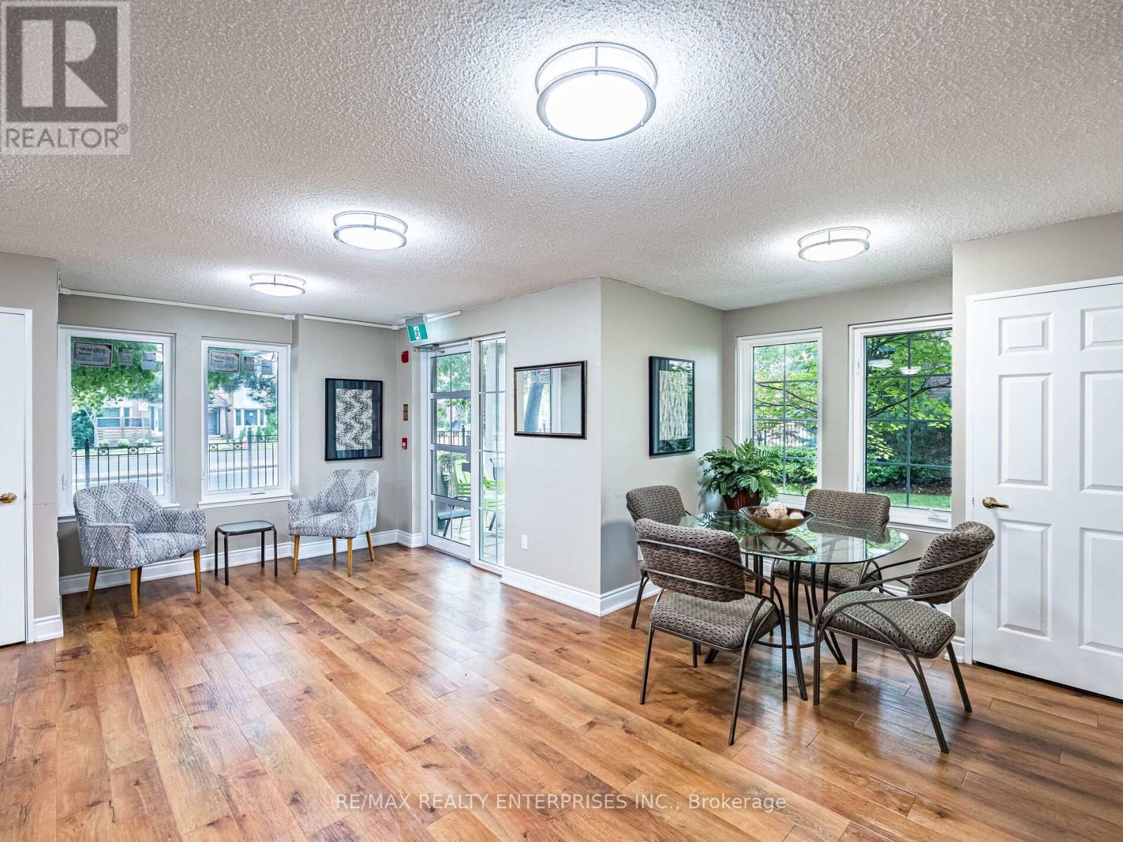 Photo 16 of 303 2300 Parkhaven Boulevard, Oakville ON