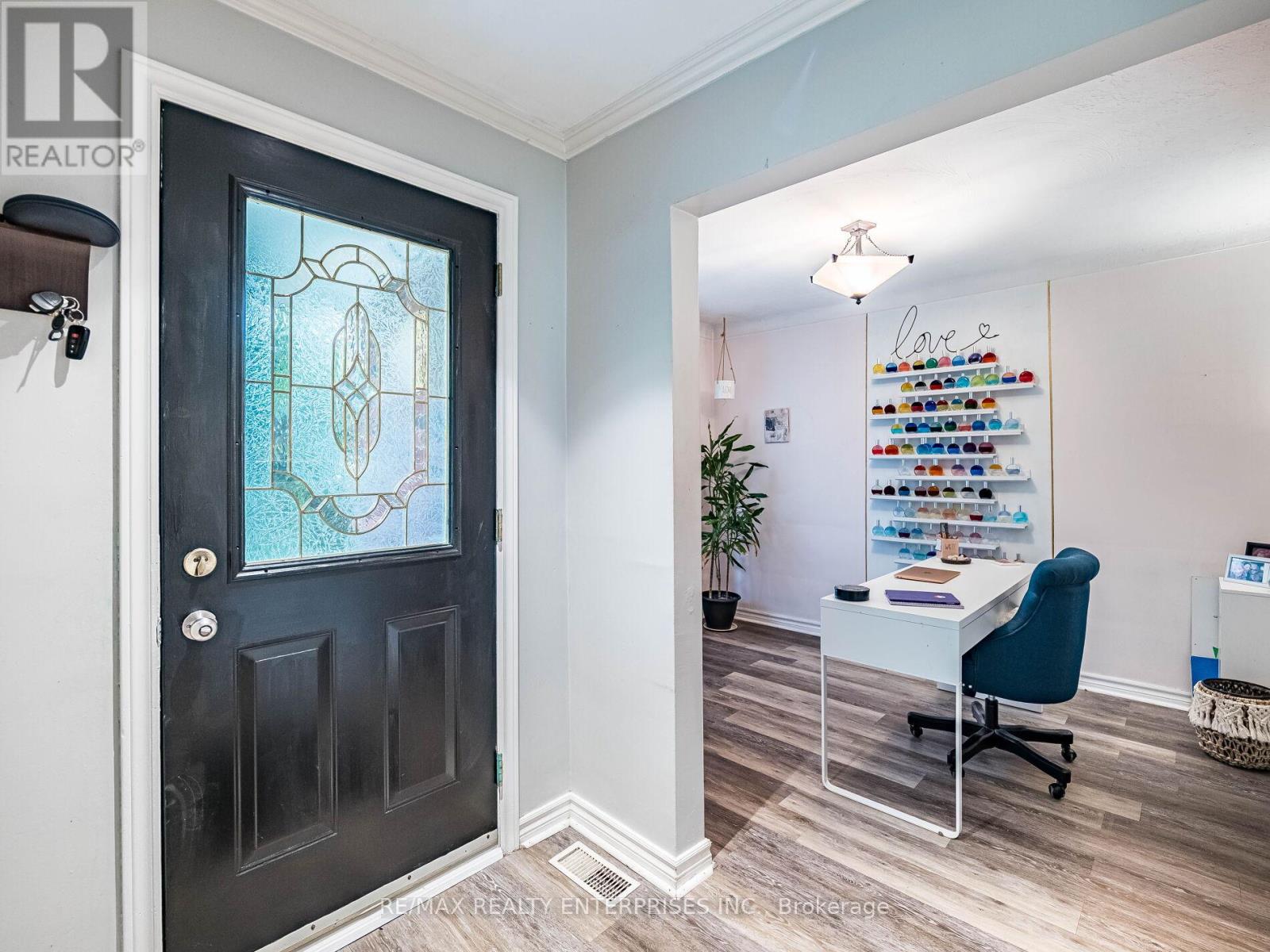 Photo 20 of 637 Artreva Crescent, Burlington ON