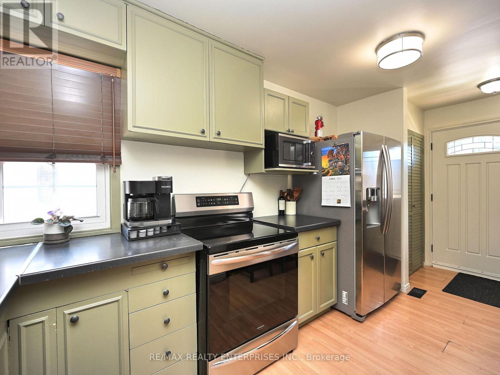 Photo 41 of 13 Avon Park Drive, Toronto ON