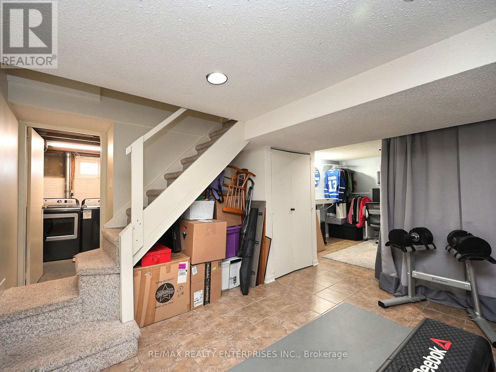 Photo 6 of 13 Avon Park Drive, Toronto ON