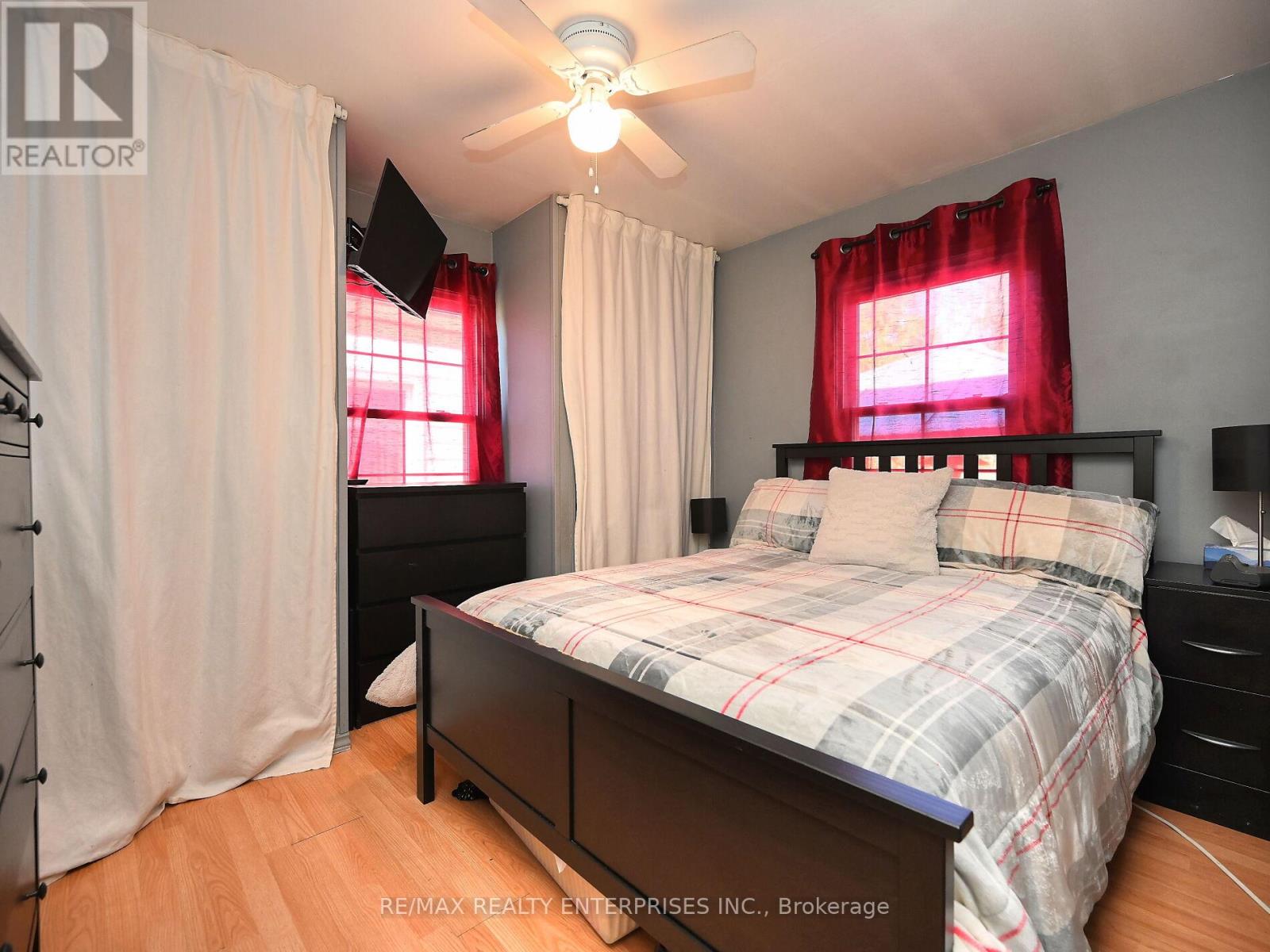 Photo 3 of 13 Avon Park Drive, Toronto ON
