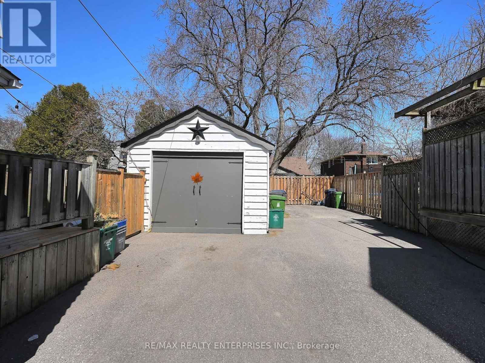 Photo 11 of 13 Avon Park Drive, Toronto ON