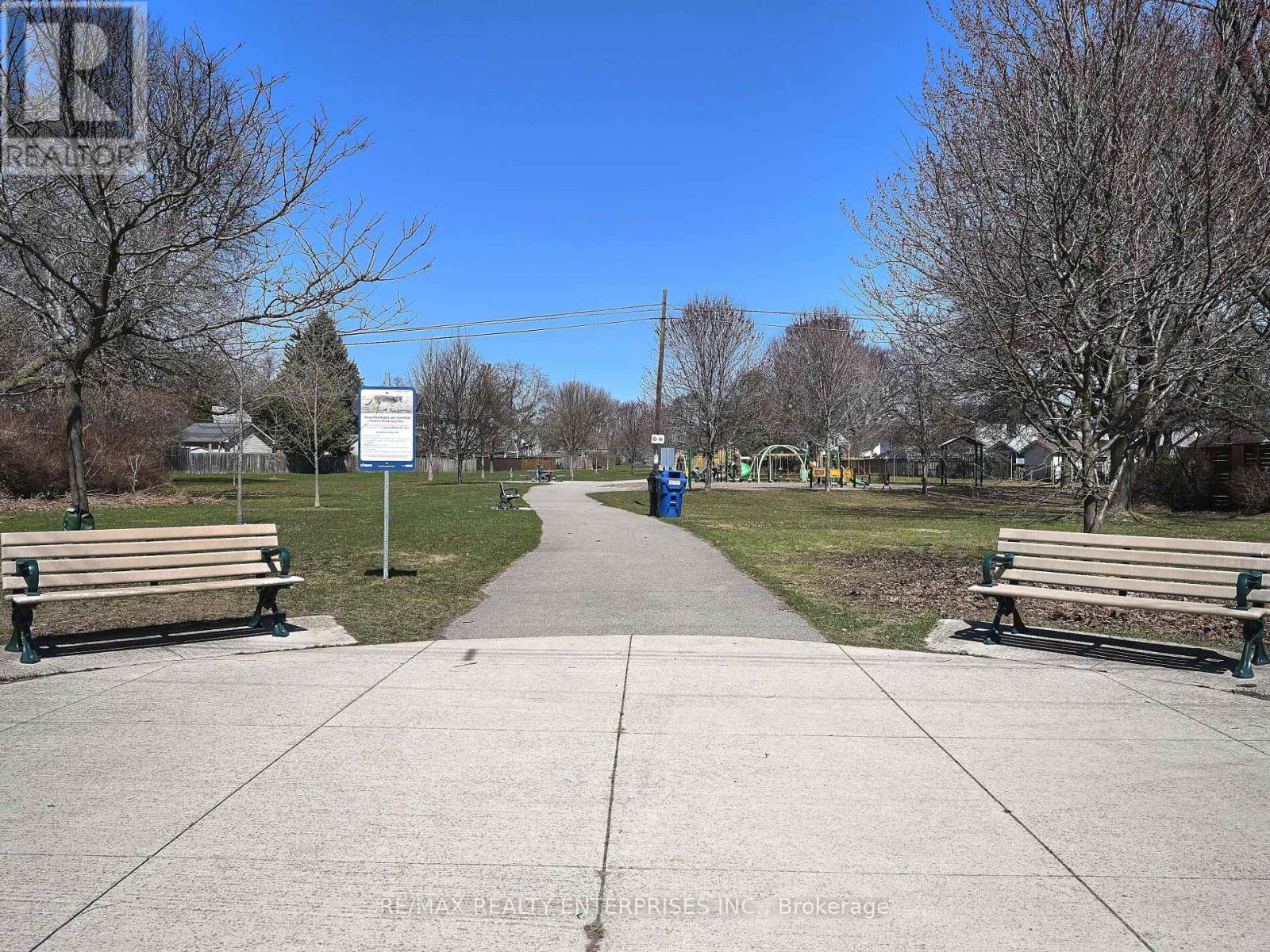 Photo 10 of 13 Avon Park Drive, Toronto ON