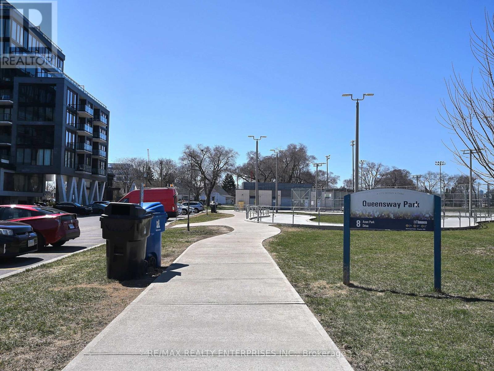 Photo 9 of 13 Avon Park Drive, Toronto ON