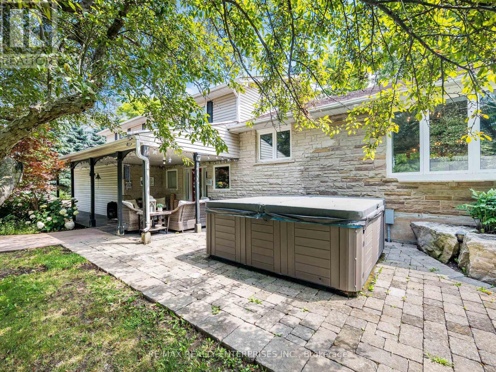 Photo 5 of 8375 Creditview Road, Brampton ON
