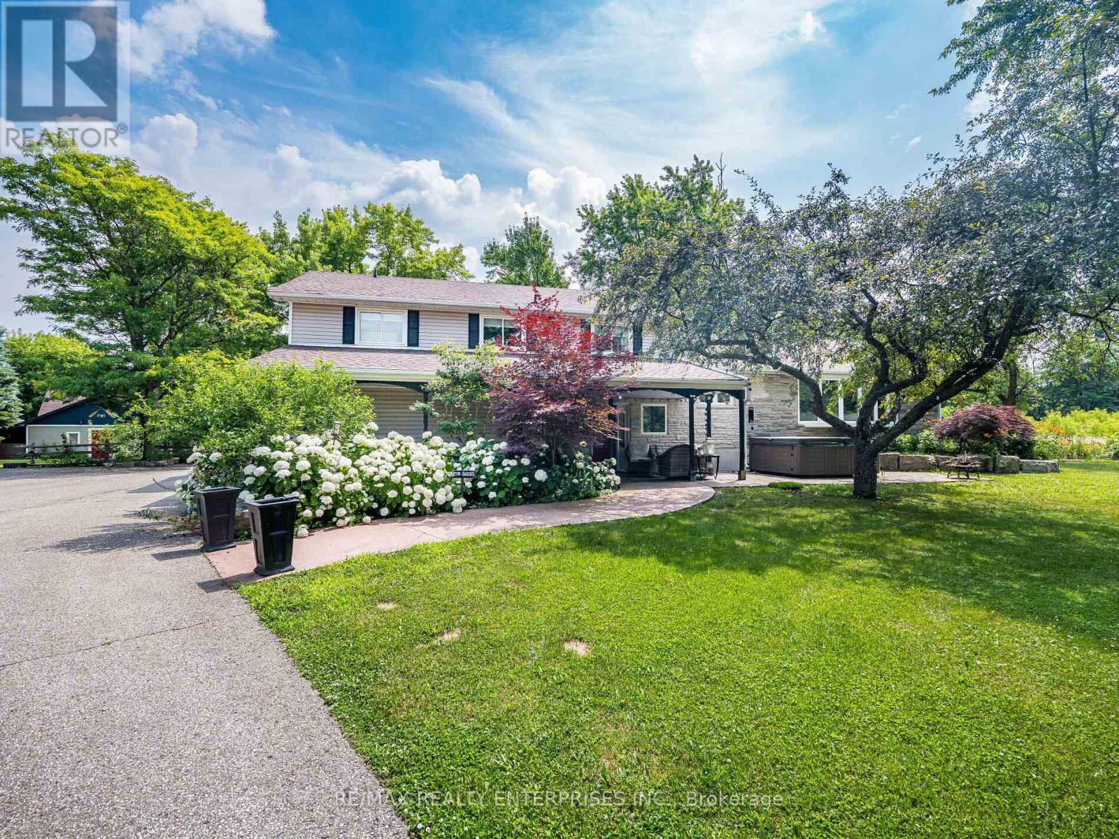 Photo 3 of 8375 Creditview Road, Brampton ON