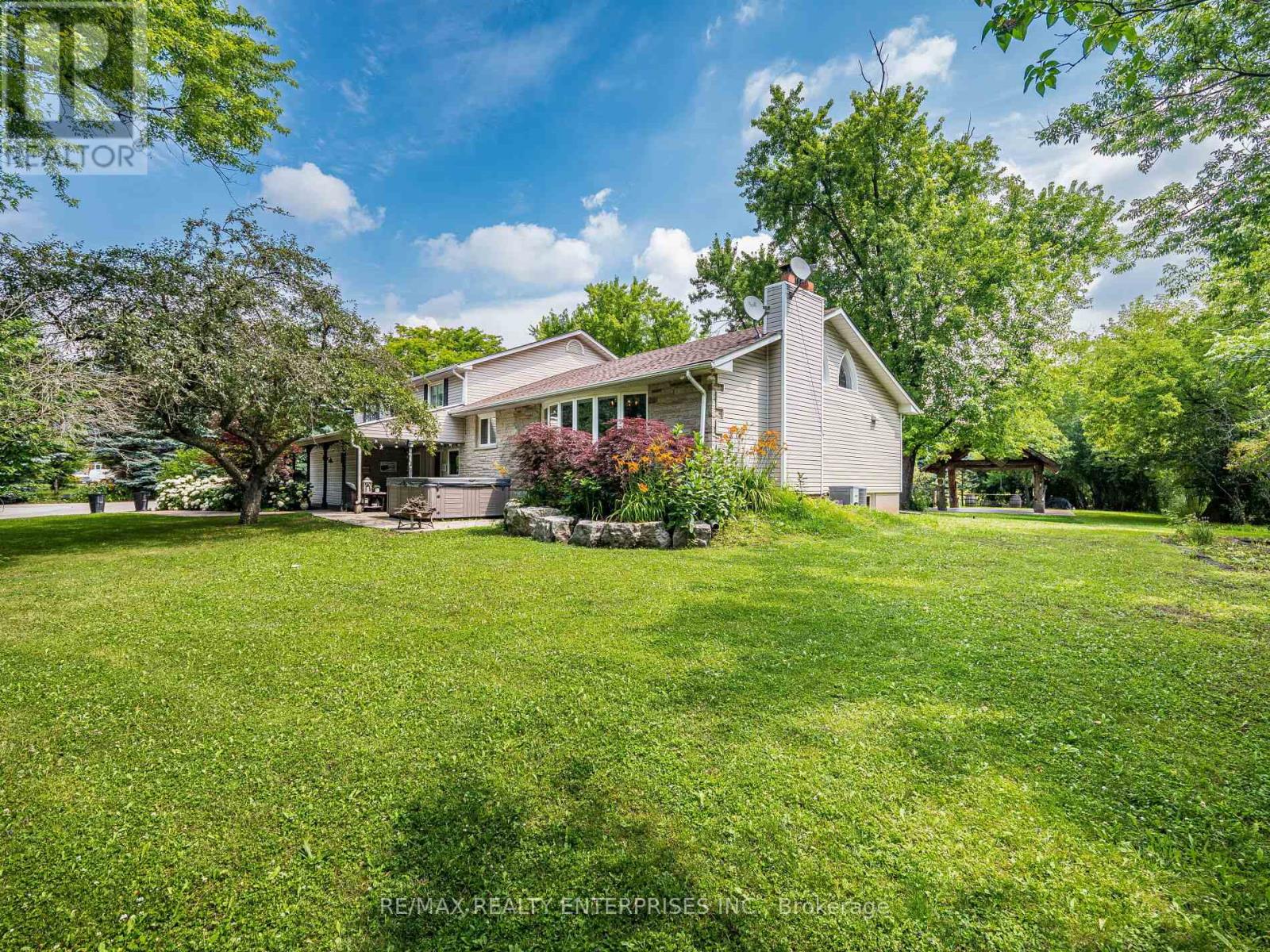 Photo 4 of 8375 Creditview Road, Brampton ON