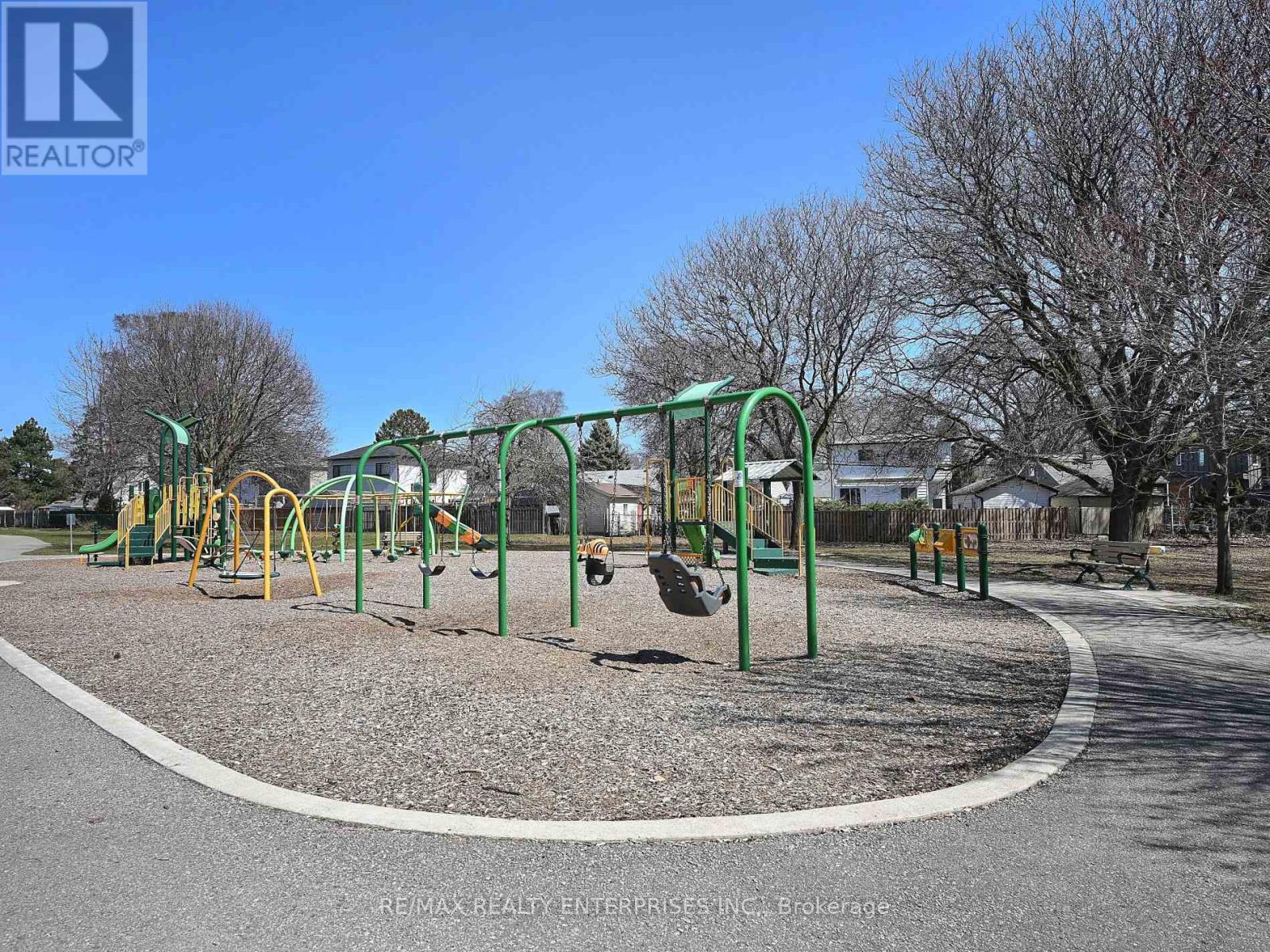 Photo 18 of 13 Avon Park Drive, Toronto ON