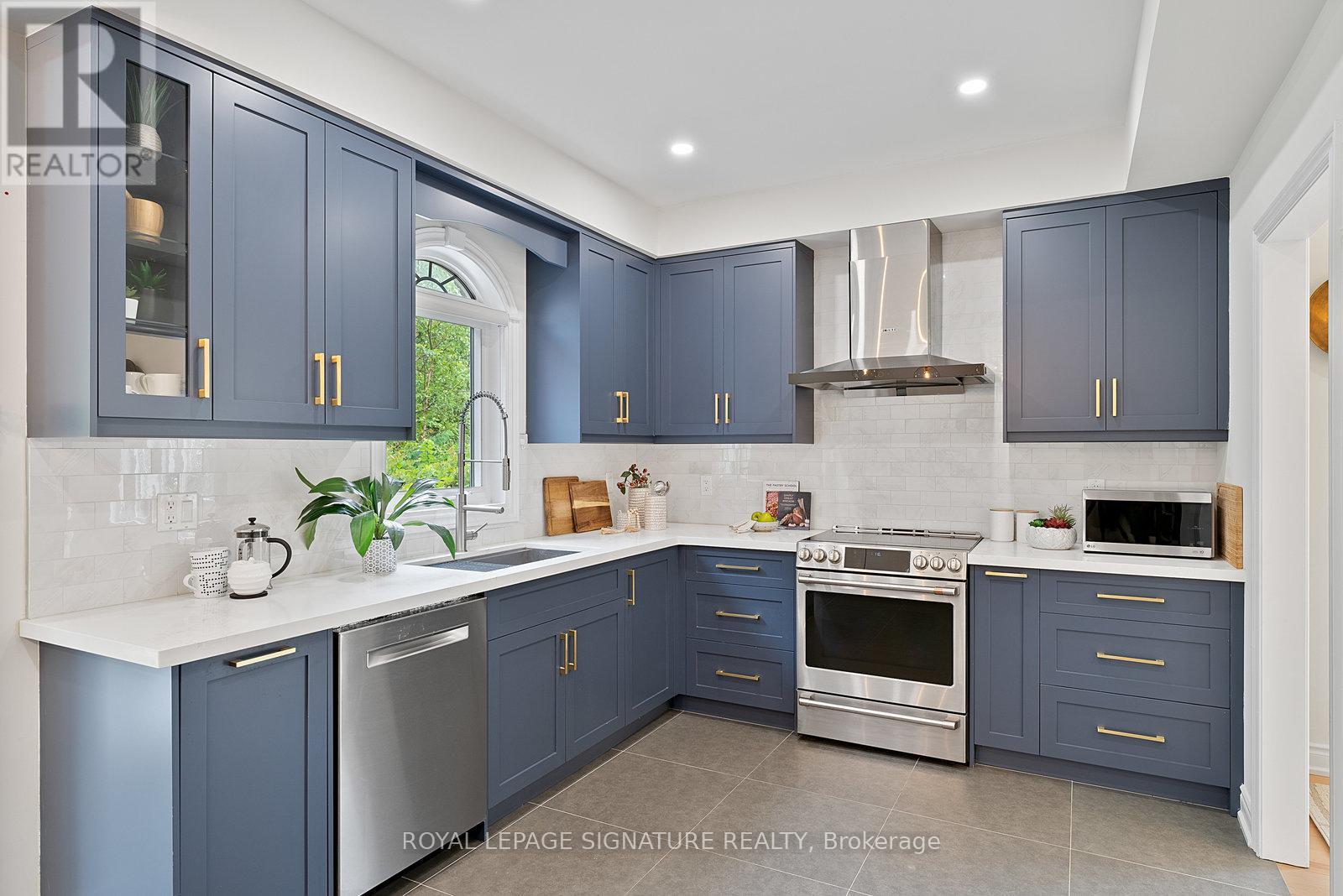 Photo 12 of 35 Mallory Avenue, Markham ON